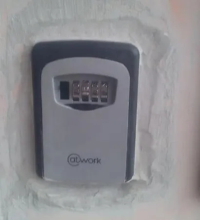 Zen - On Metro, Ultra Fast Wi-fi Apartman *