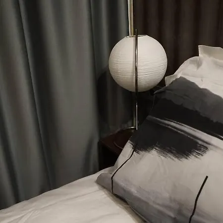 Zen - On Metro, Ultra Fast Wi-fi Apartamento