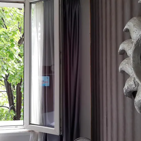 Zen - On Metro, Ultra Fast Wi-fi Apartament