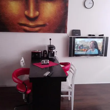 Zen - On Metro, Ultra Fast Wi-fi Apartament